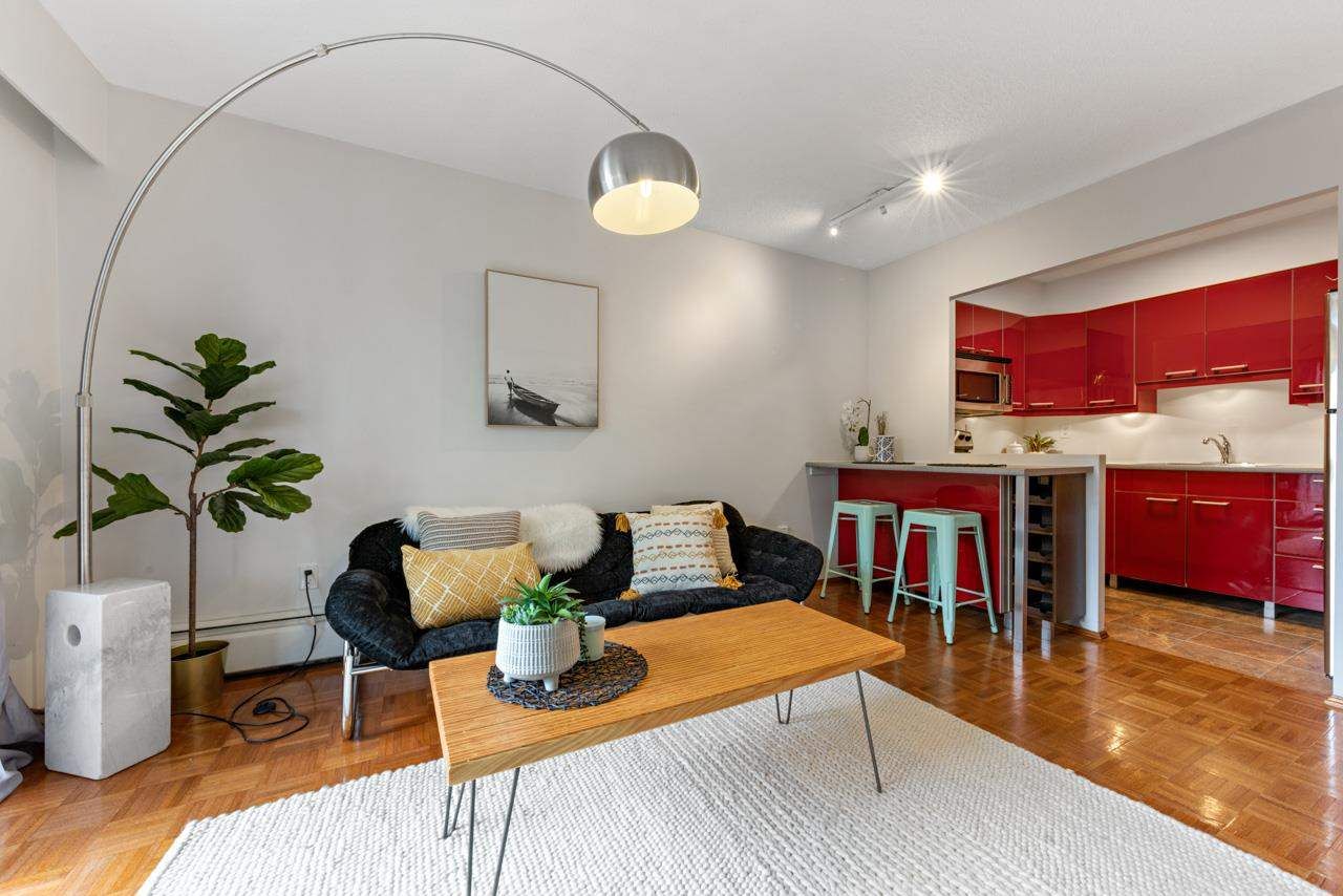 Main Photo: 202 2080 MAPLE STREET in Vancouver: Kitsilano Condo for sale (Vancouver West)  : MLS®# R2576001
