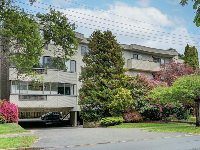 FEATURED LISTING: 301 - 928 Southgate St Victoria
