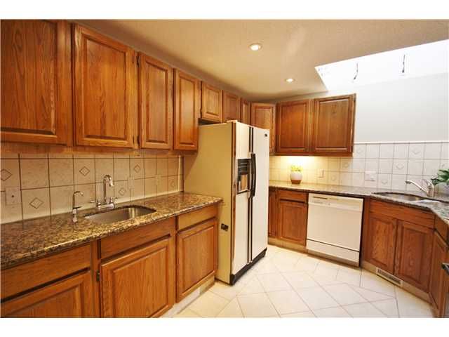 Photo 7: Photos: 68 BERMONDSEY Way NW in Calgary: Beddington Residential Detached Single Family for sale : MLS®# C3630847