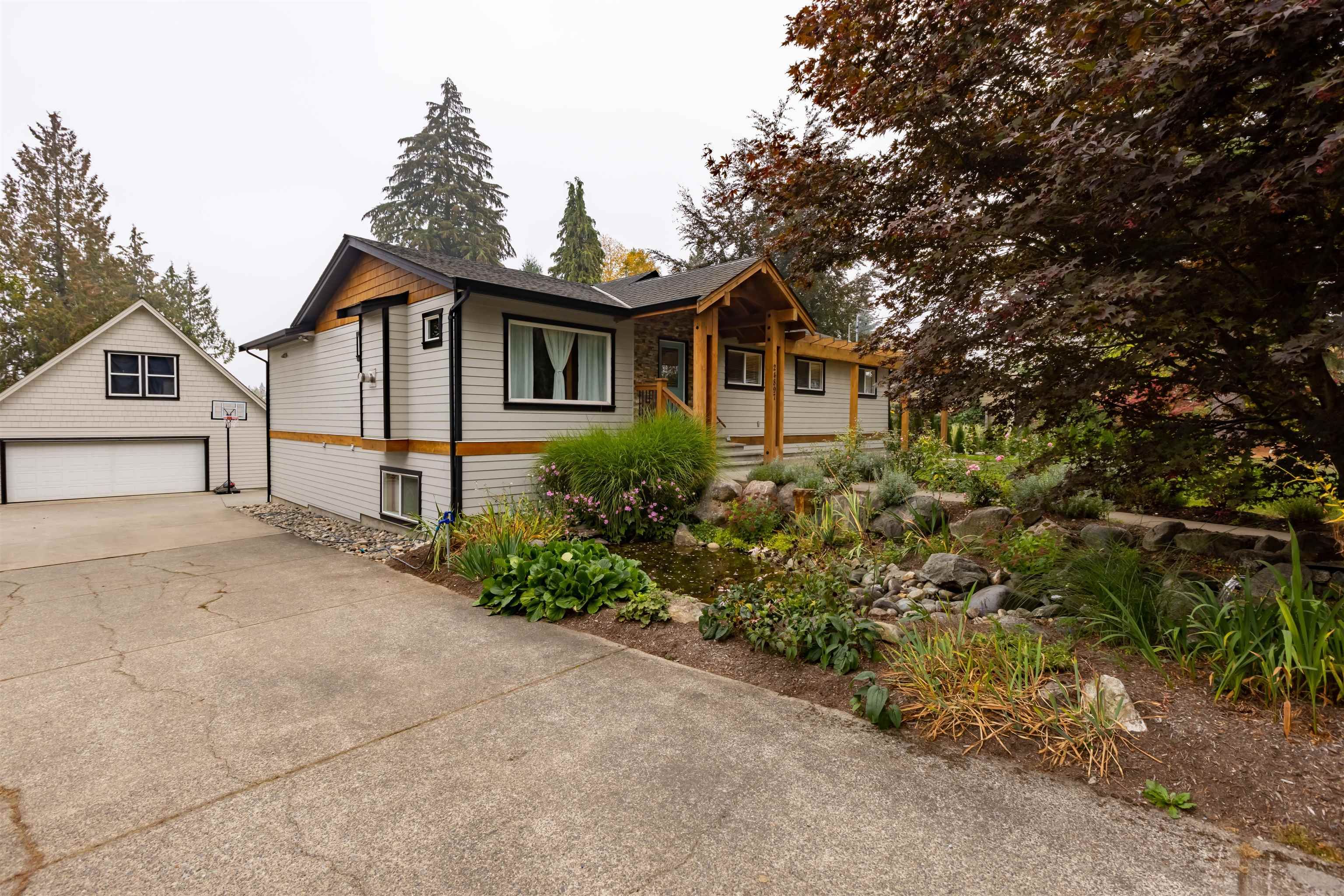 Main Photo: 24897 40 Avenue in Langley: Salmon River House for sale : MLS®# R2732708
