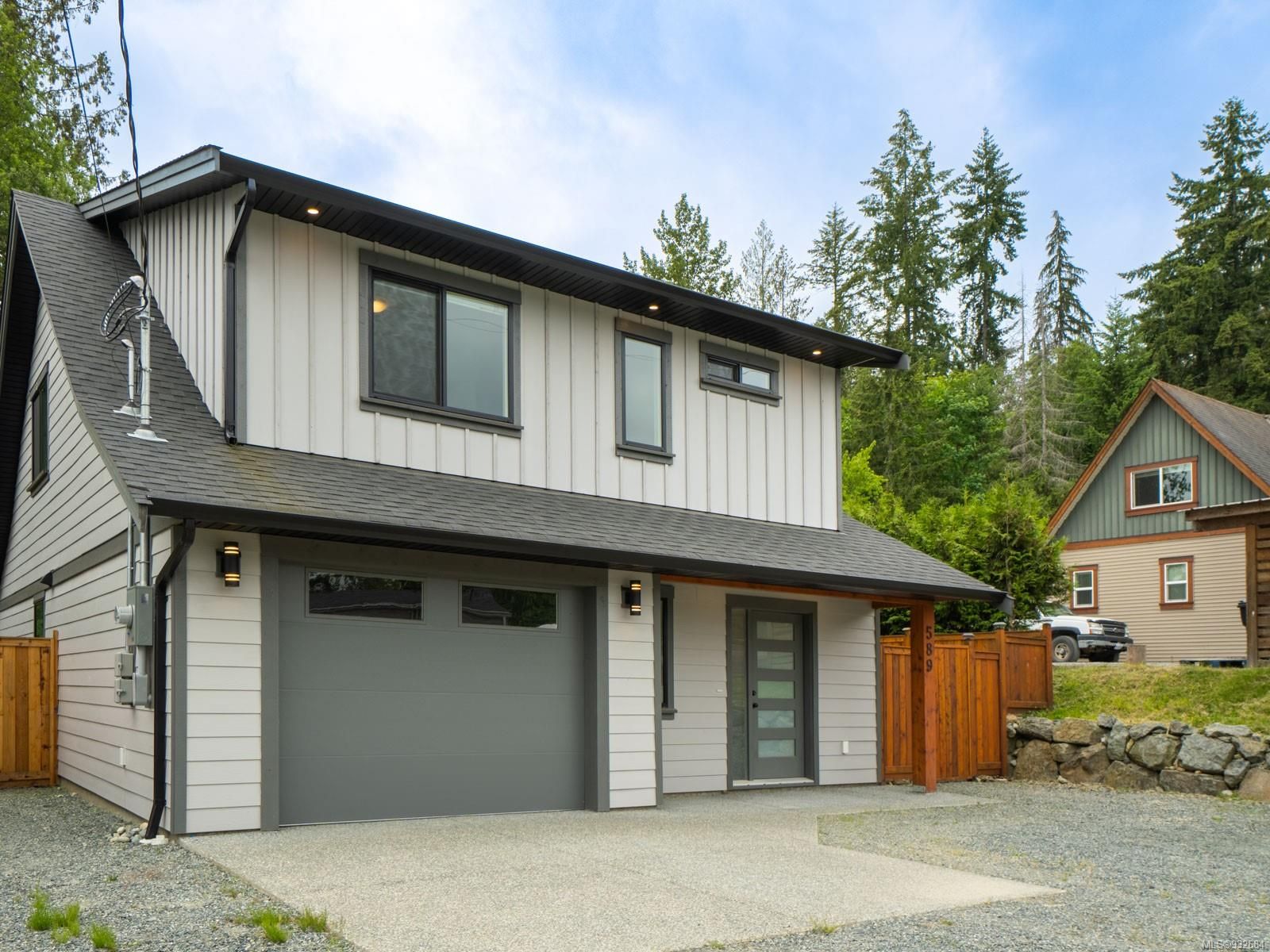Main Photo: 589 Fourth Ave in Nanaimo: Na Extension House for sale : MLS®# 932684