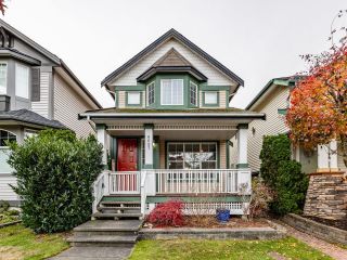 Photo 1: 6657 185 Street in Surrey: Cloverdale BC House for sale in "Clover Valley Station" (Cloverdale)  : MLS®# R2632188
