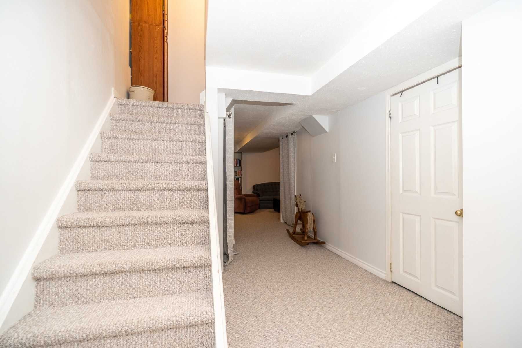 Photo 15: Photos: 21 Mandy Court in Whitby: Pringle Creek House (2-Storey) for sale : MLS®# E4720939