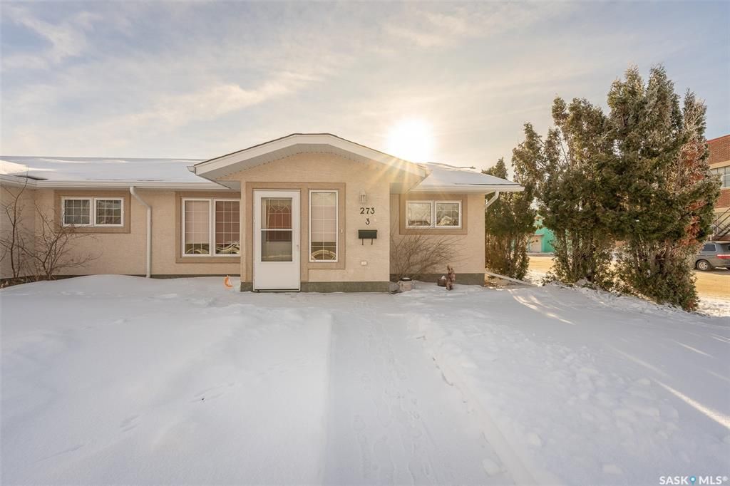 Main Photo: 3 273 Fairford Street West in Moose Jaw: Central MJ Residential for sale : MLS®# SK916822