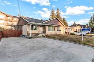 Photo 1: 2596 PARKVIEW Street in Abbotsford: Abbotsford West 1/2 Duplex for sale : MLS®# R2866760