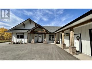 Photo 2: 3660 FORBES ROAD in Lac La Hache: House for sale : MLS®# R2824561