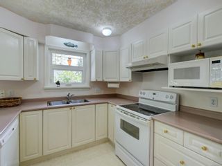 Photo 7: 2554 Penrhyn St in Saanich: SE Cadboro Bay House for sale (Saanich East)  : MLS®# 904183