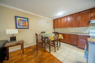 Photo 5: 504 9847 MANCHESTER Drive in Burnaby: Cariboo Condo for sale in "Barclay Woods" (Burnaby North)  : MLS®# R2682324