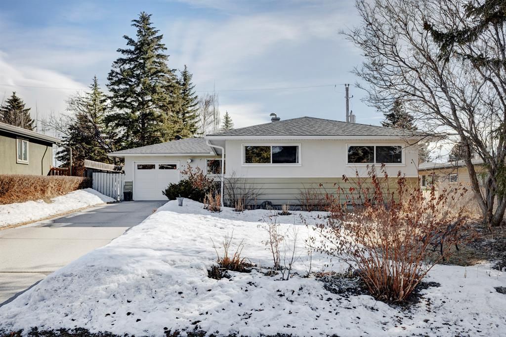 Main Photo: 57 Walnut Drive SW in Calgary: Wildwood Detached for sale : MLS®# A2026146