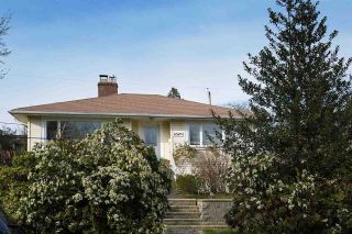 Photo 1: 6549 PORTLAND Street in Burnaby: South Slope House for sale (Burnaby South)  : MLS®# R2047061