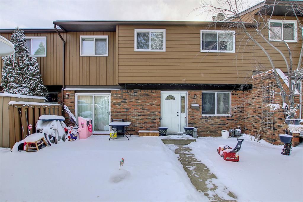 Main Photo: 57 287 Southampton Drive SW in Calgary: Southwood Row/Townhouse for sale : MLS®# A1184803