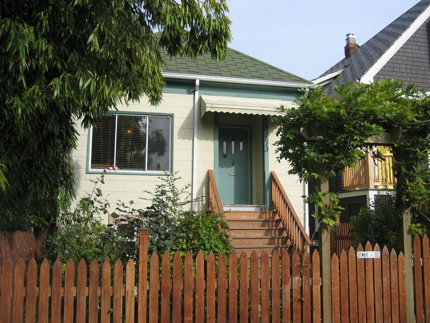 Main Photo: 1613 East 4th Avenue in Vancouver: Home for sale