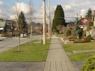 Photo 2: 623 4Th Street in New Westminster: Home for sale