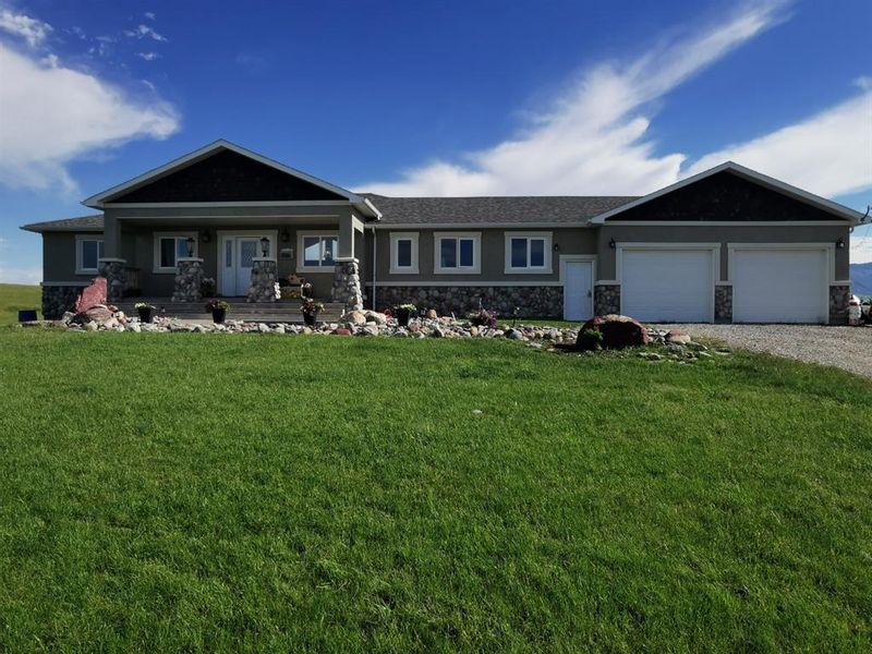 FEATURED LISTING: On Hwy 5 Rural Cardston County