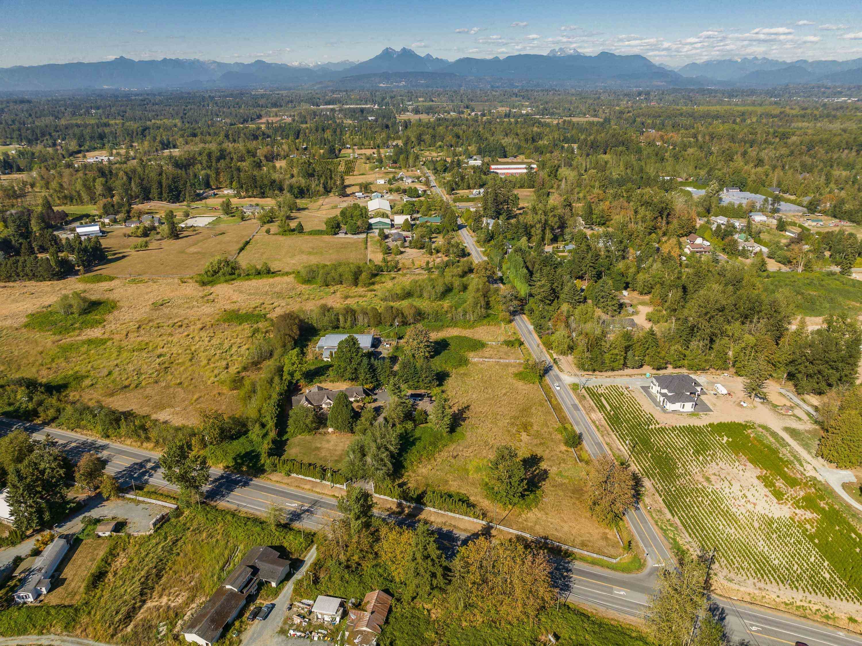Main Photo: 25557 FRASER Highway in Langley: Salmon River House for sale : MLS®# R2724143