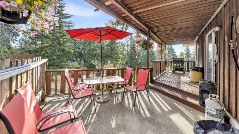 FEATURED LISTING: 3765 Otter Point Rd Sooke