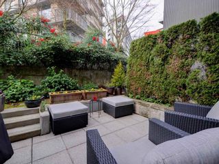 Photo 8: 2711 PRINCE EDWARD Street in Vancouver: Mount Pleasant VE Townhouse for sale in "UNO" (Vancouver East)  : MLS®# R2336793