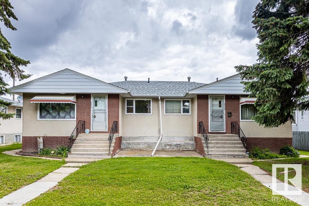 Main Photo: 8522/8524 84 Avenue in Edmonton: Zone 18 House Duplex for sale : MLS®# E4300978