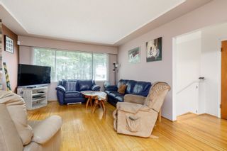 Photo 3: 430 MUNDY Street in Coquitlam: Central Coquitlam House for sale : MLS®# R2759895