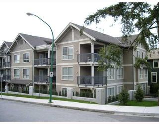 Photo 3: 104 3895 SANDELL Street in Burnaby: Central Park BS Condo for sale in "CLARKE HOUSE" (Burnaby South)  : MLS®# V737100