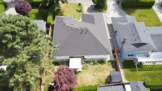 Photo 3: 14921 24 Avenue in Surrey: Sunnyside Park Surrey House for sale (South Surrey White Rock)  : MLS®# R2711366