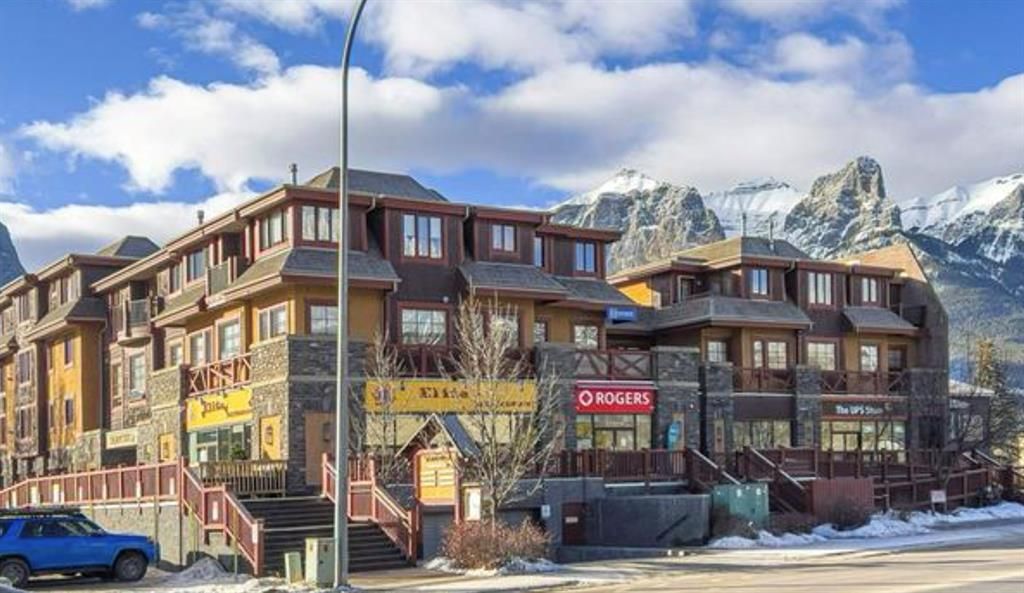 Main Photo: 301 743 Railway Avenue: Canmore Apartment for sale : MLS®# A2049438