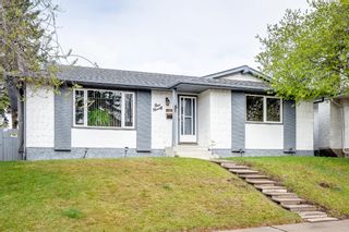 Photo 3: 190 Rundleview Close NE in Calgary: Rundle Detached for sale : MLS®# A1215238