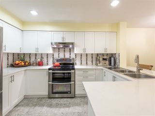 Photo 6: 11 168 SIXTH Street in New Westminster: Uptown NW Townhouse for sale in "ROYAL CITY TERRACE" : MLS®# R2411093