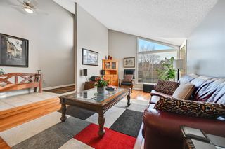 Photo 2: 3 Woodbrook Green SW in Calgary: Woodbine Detached for sale : MLS®# A1156156