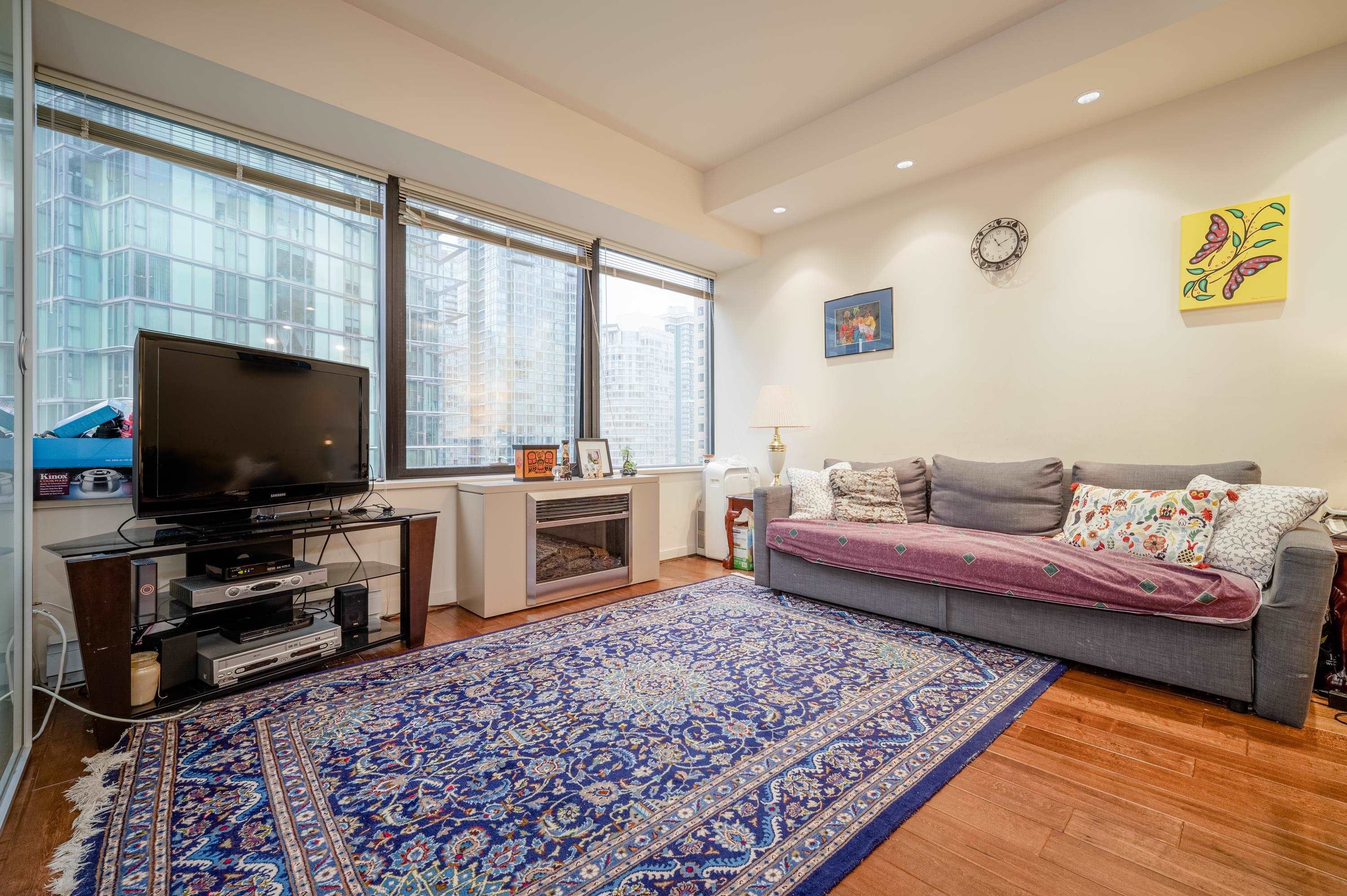 Main Photo: 1207 1333 W GEORGIA Street in Vancouver: Coal Harbour Condo for sale in "QUBE" (Vancouver West)  : MLS®# R2637666