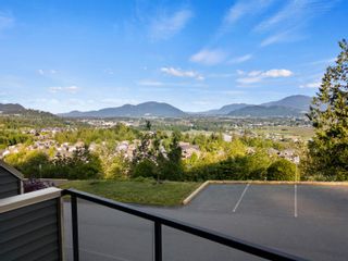 Photo 2: 14 6026 LINDEMAN Street in Chilliwack: Promontory Townhouse for sale in "Hillcrest Lane" (Sardis)  : MLS®# R2887662