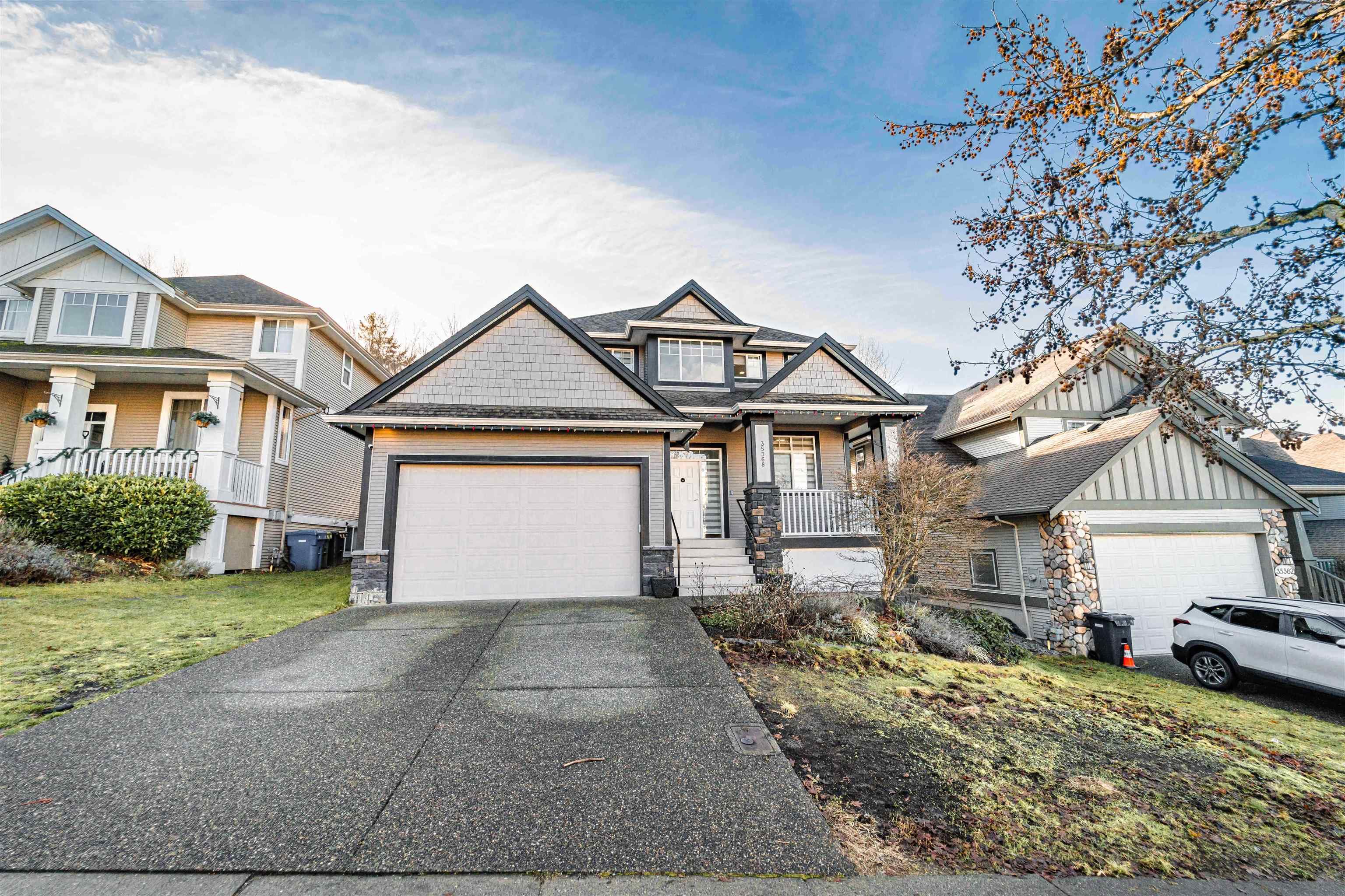 Main Photo: 35368 MCKINLEY Drive in Abbotsford: Abbotsford East House for sale in "McKinley" : MLS®# R2838037