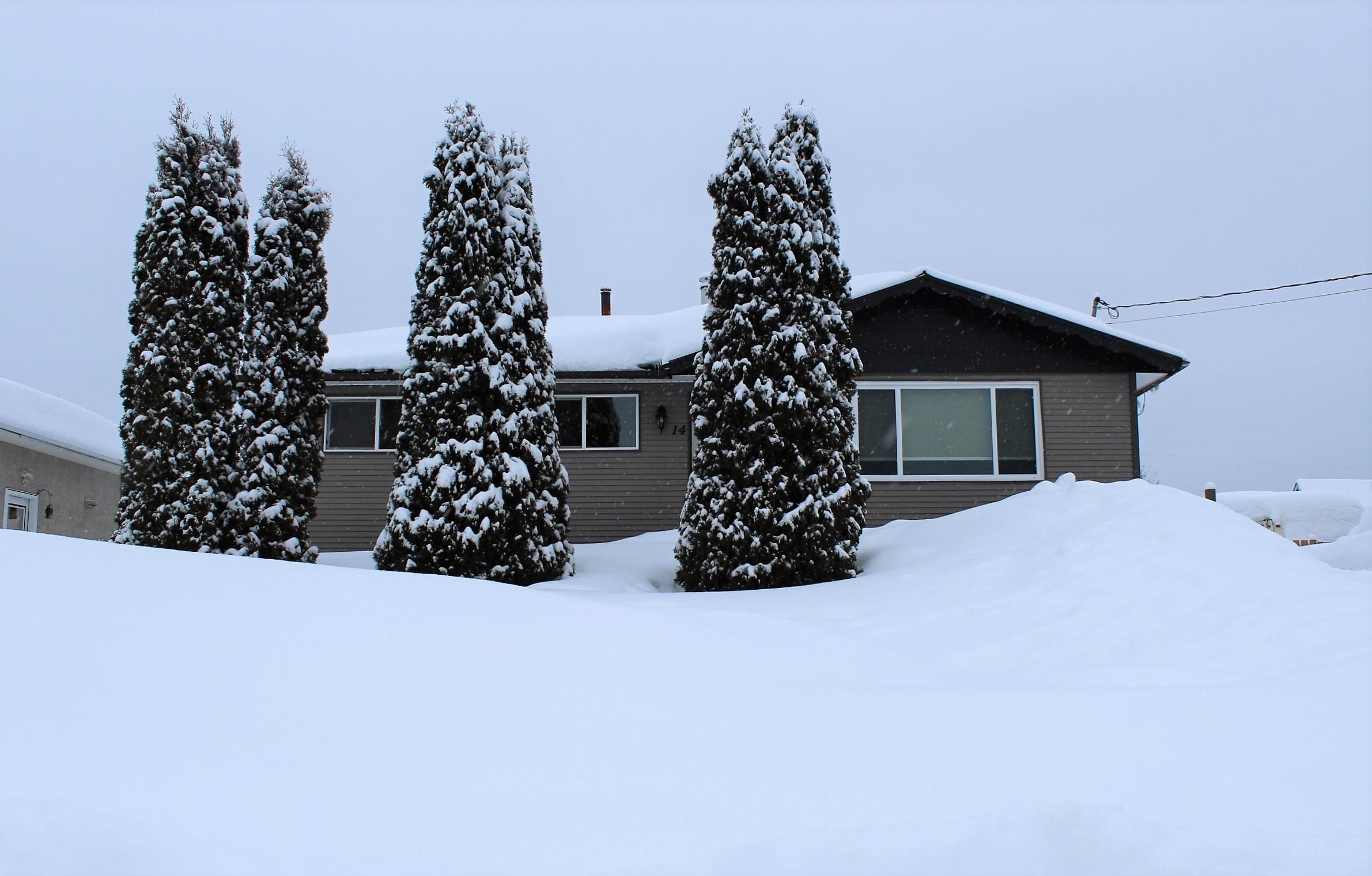 Main Photo: 14 FINLAY FORKS Crescent in Mackenzie: Mackenzie -Town House for sale (Mackenzie (Zone 69))  : MLS®# R2649267