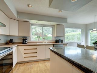 Photo 11: 894 Kentwood Lane in Saanich: SE Broadmead House for sale (Saanich East)  : MLS®# 910210