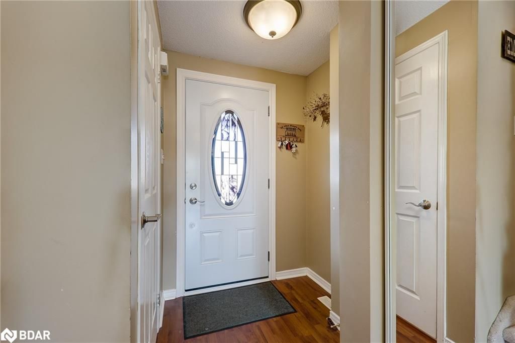 Photo 3: Photos: 67 SRIGLEY Street in Barrie: House for sale