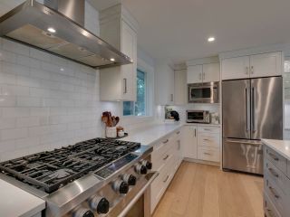 Photo 8: 1350 QUEENS Avenue in West Vancouver: Ambleside House for sale : MLS®# R2879879