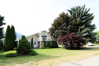 Photo 2: 526 Lakeshore Drive in Chase: Shuswap Beach Estates House for sale : MLS®# 10086435