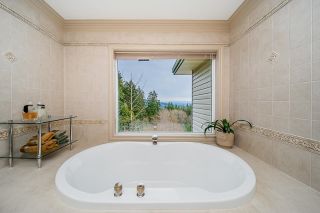 Photo 18: 2138 BRAESIDE Place in Coquitlam: Westwood Plateau House for sale : MLS®# R2768657