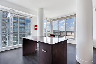 Photo 5: 1704 550 Riverfront Avenue SE in Calgary: Downtown East Village Apartment for sale : MLS®# A1254647