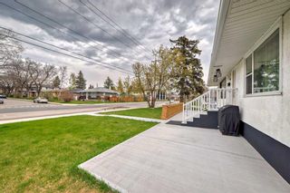 Photo 4: 1903 24 Avenue NW in Calgary: Capitol Hill Detached for sale : MLS®# A2132174