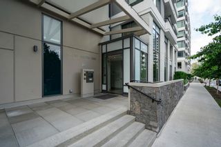 Photo 3: 305 1688 PULLMAN PORTER Street in Vancouver: Mount Pleasant VE Condo for sale in "NAVIO SOUTH" (Vancouver East)  : MLS®# R2794231