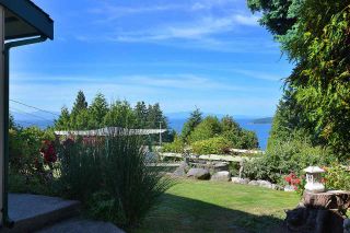 Photo 3: 5160 RADCLIFFE Road in Sechelt: Sechelt District House for sale in "SELMA PARK" (Sunshine Coast)  : MLS®# R2100427