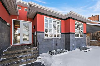 Photo 2: 1051 75 Avenue SW in Calgary: Chinook Park Detached for sale : MLS®# A1197364