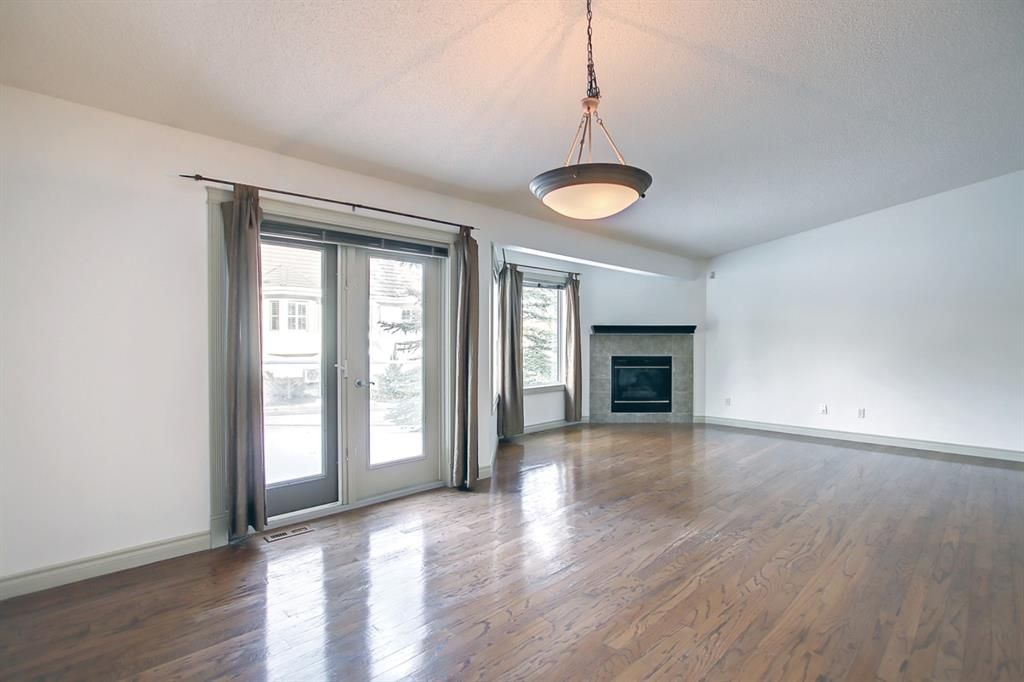 Photo 11: Photos: 329 Patina Court SW in Calgary: Patterson Row/Townhouse for sale : MLS®# A1166524