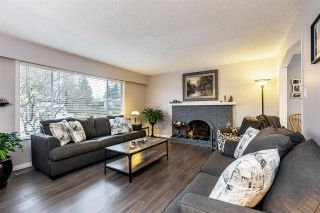 Photo 3: 17027 HEREFORD PLACE in Surrey: Cloverdale BC House for sale (Cloverdale)  : MLS®# R2435487