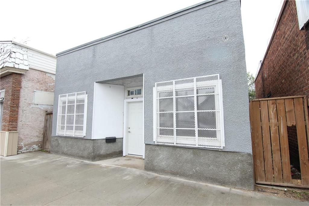 Main Photo: 771 Selkirk Avenue in Winnipeg: Industrial / Commercial / Investment for sale (4A)  : MLS®# 202223635