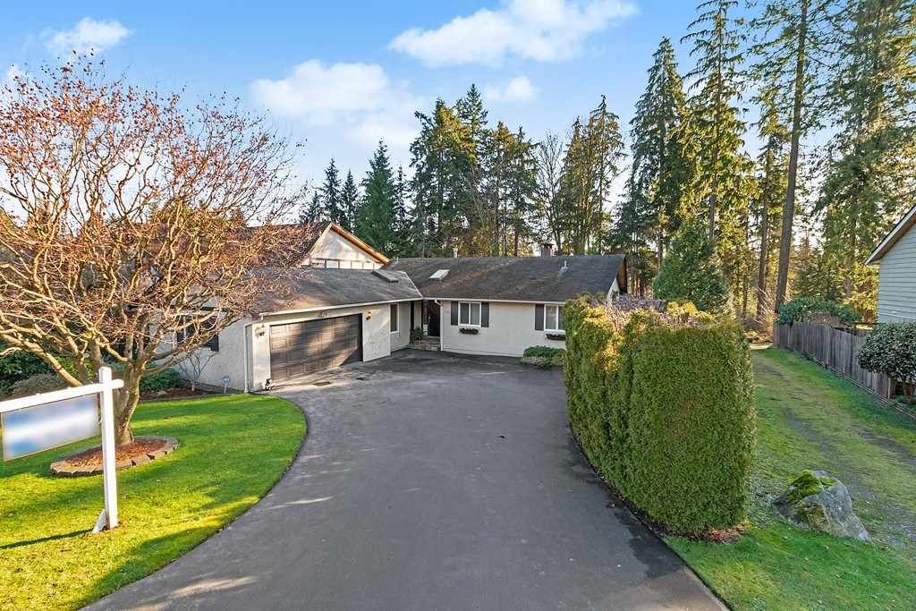 Main Photo: 3185 HUNTLEIGH CRESCENT in North Vancouver: Windsor Park NV House for sale : MLS®# R2437080