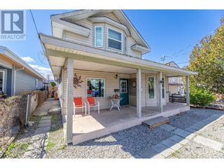 Photo 3: 597 BURNS Street in Penticton: House for sale : MLS®# 10309962