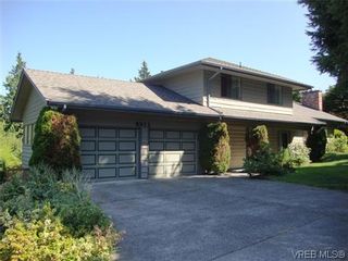 Photo 1: 8915 Forest Park Dr in NORTH SAANICH: NS Dean Park House for sale (North Saanich)  : MLS®# 616000