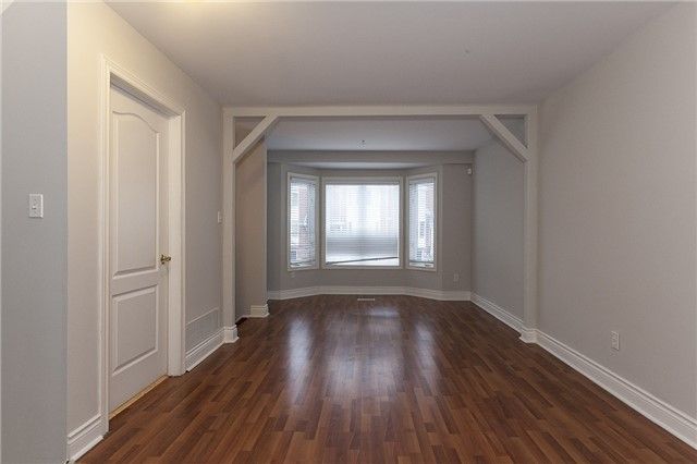 Main Photo: 16 43 Agnes Street in Mississauga: Cooksville Condo for sale : MLS®# W4060833